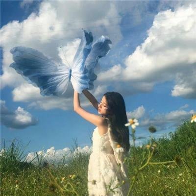 女孩的钓鱼慢活